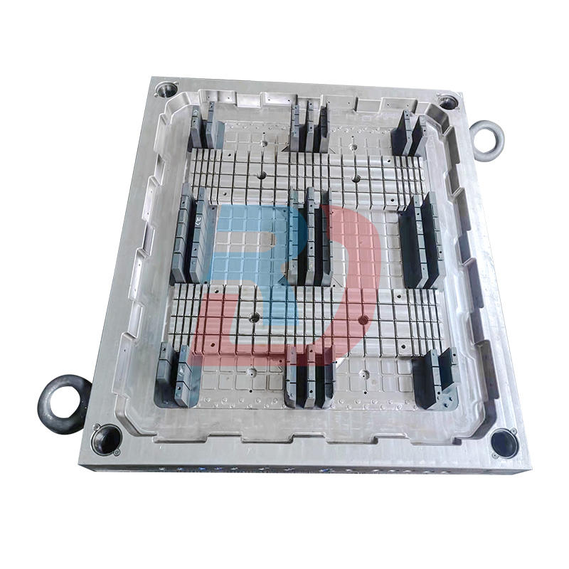 1210 Three Skid with Steel Insert Pallet Mould